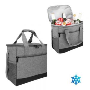 Hielera de poliéster con interior impermeable plastificado, 2 asas con broche de velcro, 1 correa ajustable, 2 compartimentos de malla laterales y 1 compartimento exterior con cierre.